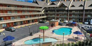 Crossroads Inn & Suites - Cheap Hotels Gatlinburg TN
